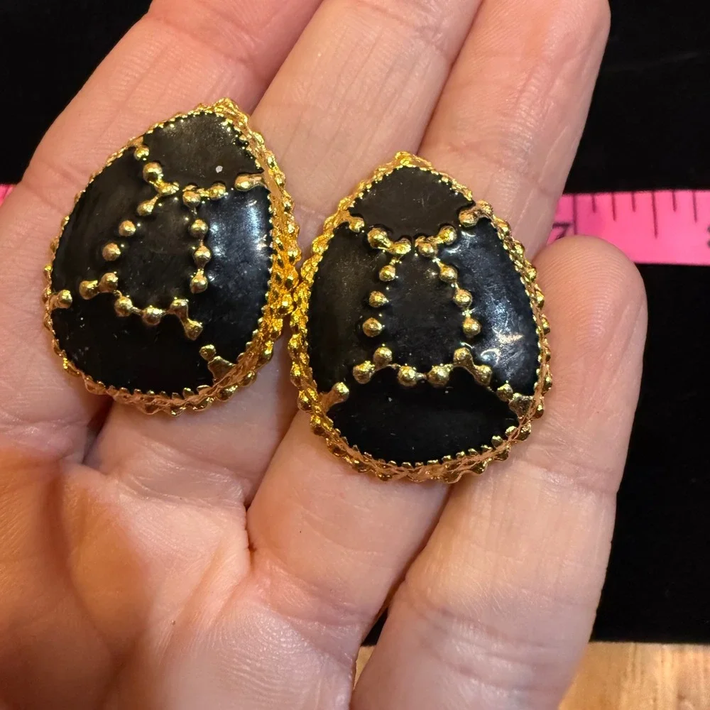 Vintage Black Gold Teardrop Statement Stud Earrings Ornate Beaded Border Post